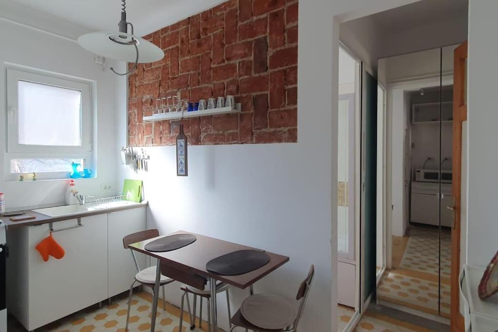 Elegant Apartment Near Rosetti Square Bukarest Exterior foto